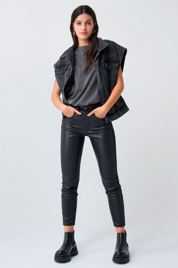 CAZADORA VAQUERA OVERSIZE MULTIFUNCIÓN