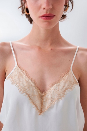 BLUSA LENCERA ENCAJE BEIGE 2