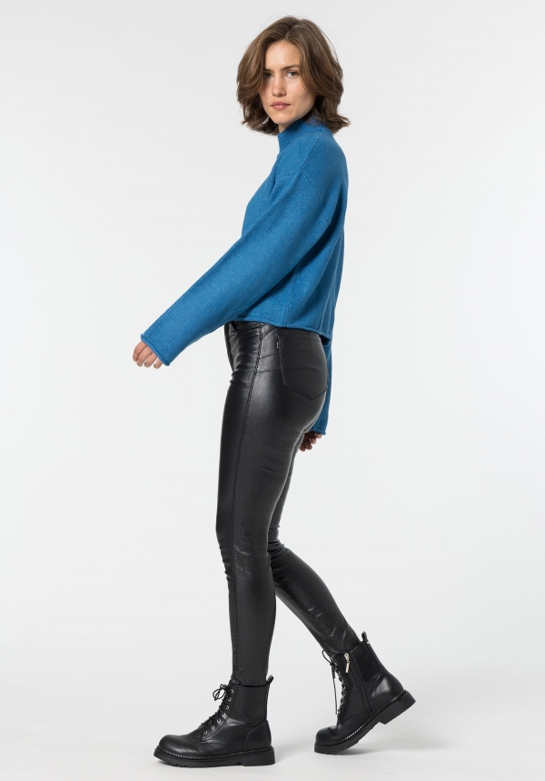 PANTALÓN PUSH UP TIRO ALTO SKINNY...