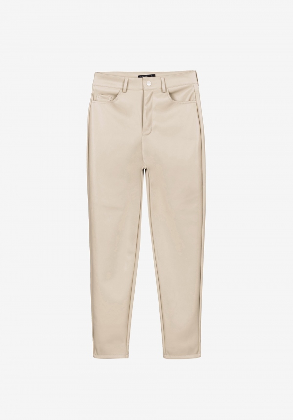 PANTALÓN MOM EFECTO PIEL BEIGE PANTALÓN MOM EFECTO PIEL BEIGE